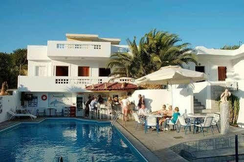 Apartahotel Manos 2*