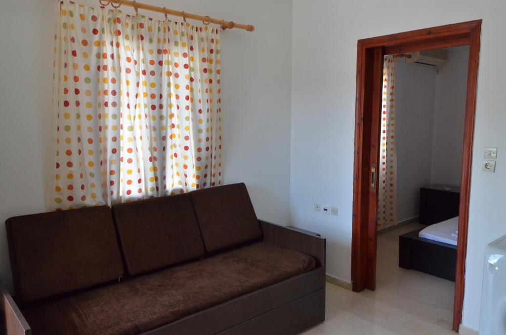 Manos Apartahotel 2*